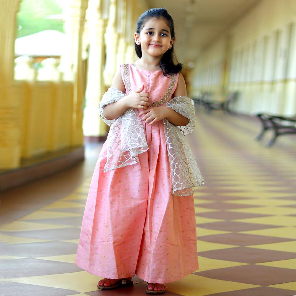 Inspire Your Kids with the Traditional Clothing